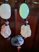 Piękny naszyjnik z naturalnych dużych kamieni