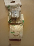 Schneider ANYA Ściemniacz obrotowy kremowy