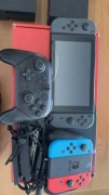 Nintendo Switch Pełny Zestaw - 2 Docki + Pro Controller + Joy-Cony + Inne