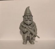 Gnom z karabinem - figurka 3D | dekoracja | fantasy | unikalny design