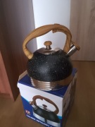 Czajnik metalowy z gwizdkiem 