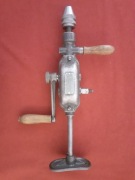 Zabytkowa wiertarka ręczna Pwwe10. Zabytek PRL