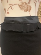 Ołówkowa czarna spódnica Simple 36 S