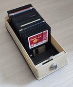 Dyskietki i pudełko