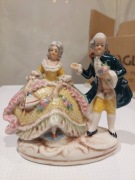Figurka porcelana para dworska tańcząca sygnatura 