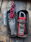 Miernik cęgowy Uni-T UT202+