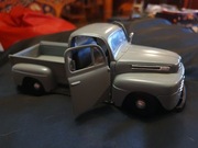 MAISTO Ford F-1 Pickup 1948