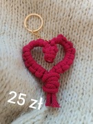 Breloczek serce z makramy 