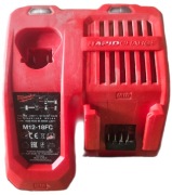 Ładowarka Milwaukee M12-18FC szybka 