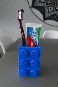 Pojemnik, kubek na szczoteczkę oraz pastę do zębów - LEGO