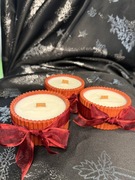 ręcznie robiona świeca sojowa o zapachu świąt noworocznych