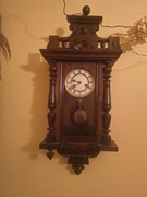 Stary zegar ścienny.