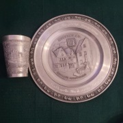 Piękny zestaw talerz i kubek cynowy 95%