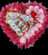 Bukiet z róż mydlanych , słodycze Kinder ,walentynki 