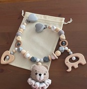 Zawieszka na wózek, girlanda drewniana i szydełkowa grzechotka, styl boho