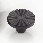 Uchwyt meblowy Tesuri 10 B - Gałka 37mmx14mm