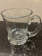 Kufel z artystycznego szkła.