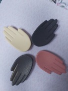 Łapka dłoń na biżuterię - gips polimerowy