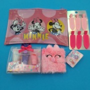 MEGA ZESTAW BEAUTY 6+ | Paleta Cieni | Błyszczyki | Myszka Minnie