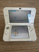 Konsola New Nintendo 3DS XL Metalic White stan BDB + ładowarka + etui 