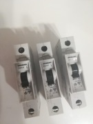 Wyłącznik nadprądowy  SIEMENS 16A szybkość zwłoczność  B16