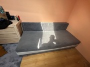 Kanapa do salonu lub pokoju dziecięcego 