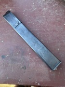 WCZESNY GLADKI MAGAZYNEK MP38 MP40 sygnowany