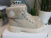 Beżowe botki sznurowane z futerkiem Born2Be roz. 39