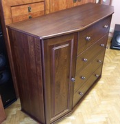 Piękna komoda z prawdziwego drewna