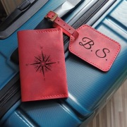 Zestaw prezentowy Zawieszka na walizkę Etui na paszport z grawerem skórzane