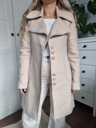 Beżowy klasyczny płaszcz damski wełna guziki kieszenie klasyczny elegancki