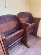 Odrestaurowane fotele kinowe