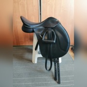 Siodło Wintec Wide kompletne -popręg, puśliska, system cair, łeki, klocki