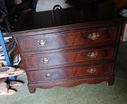 Piękna antyczna komoda