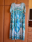 Letnia sukienka z pięknym motywem pawich piór – nowa