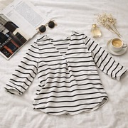 Elegancka bluzka M biało-czarna | paski | dekolt V | Stradivarius