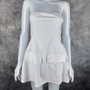 Biała sukienka mini bez ramiączek Prettylittlething 38