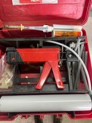 Pistolet Hilti do kleju kotew