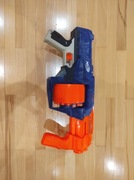Duży pistolet nerf na piankowe strzałki 