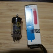 Lampa elektronów Ecc85