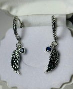 rebro 925 kolczyki kołka skrzydełka aniołka serduszko granatowe prezent 