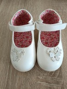 Buty dziewczęce białe