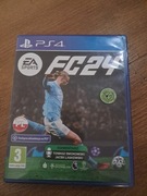 PlayStation 4 + gry + 2 pady