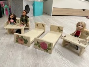 duże śliczne drewniane mebelki dla lalek Barbi itp