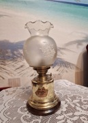 Lampa naftowa w stylu wiktoriańskim