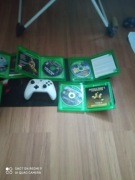 Zestaw dla gracza Xbox one z 6 grami i padem  