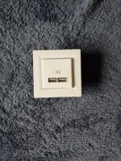 Schneider Asfora GniazdoUSB podwójne 2.1A białe 