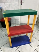 Plastikowe tojące regały