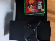 Sprzedam Xbox Series X z dwoma padami + gry