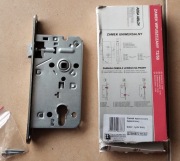 Zamek uniwersalny wpuszczany 72/50 x 210